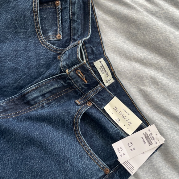 Abercrombie wide leg jean - Picture 2 of 3